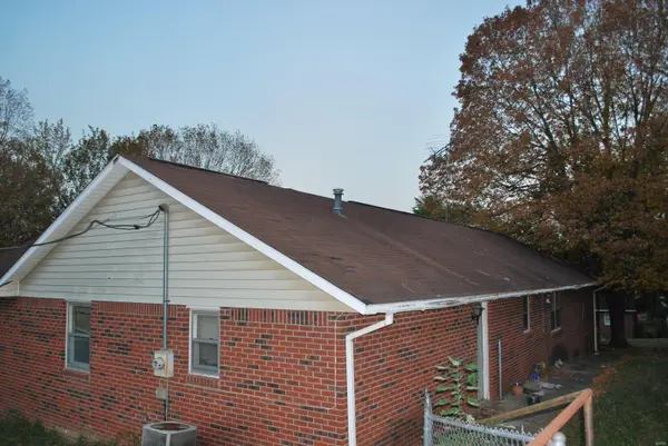 387 N High St, Puxico, MO 63960