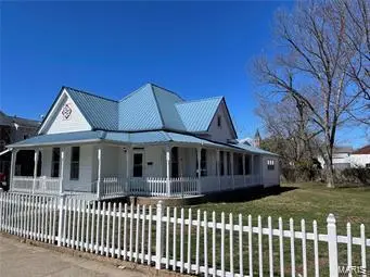 210 W College AVE, Fredericktown, MO 63645