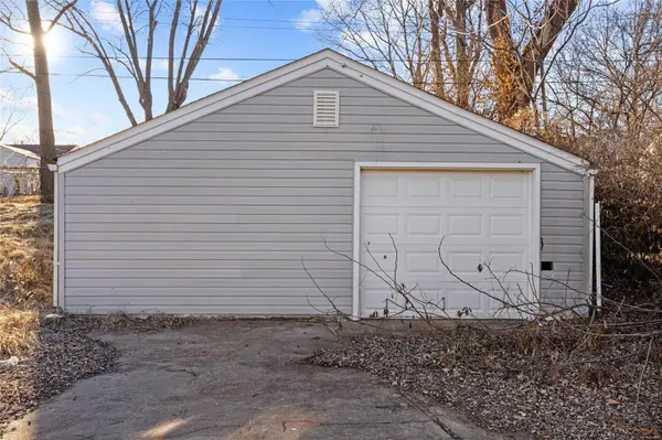 9847 Lorna LN, St Louis, MO 63136