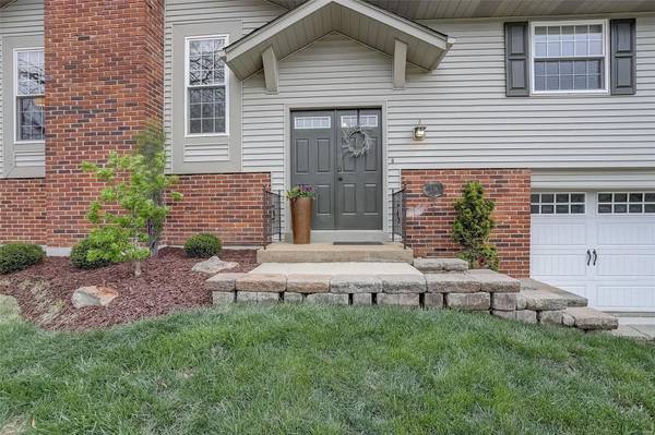276 Glandore DR, Ballwin, MO 63021