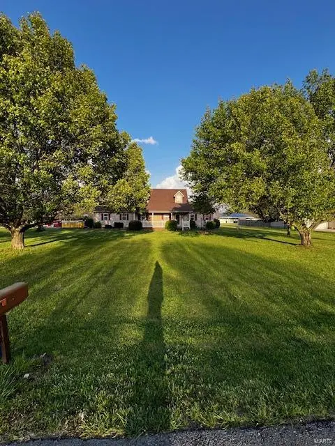 222 JENNINGS LN, Sikeston, MO 63801