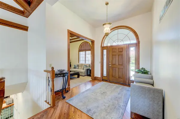 123 Gardner PL, St Charles, MO 63301