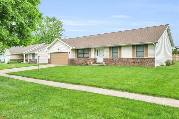 610 Bellerieve DR, Champaign, IL 61822