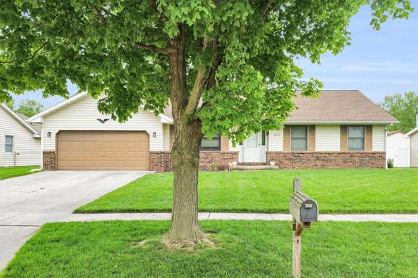 610 Bellerieve DR, Champaign, IL 61822
