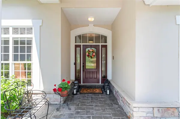 1426 Country Lake Estates DR, Chesterfield, MO 63005