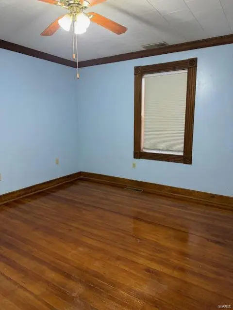 401 Broadway AVE, Leslie, MO 63056