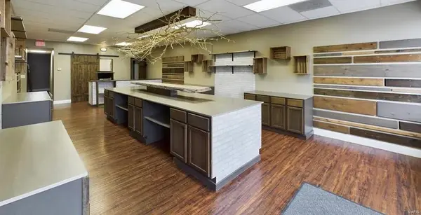 107 E 1st ST N, Wright City, MO 63390