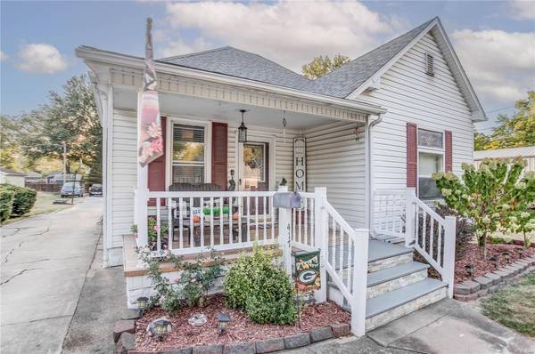 417 Klondike ST, Staunton, IL 62088