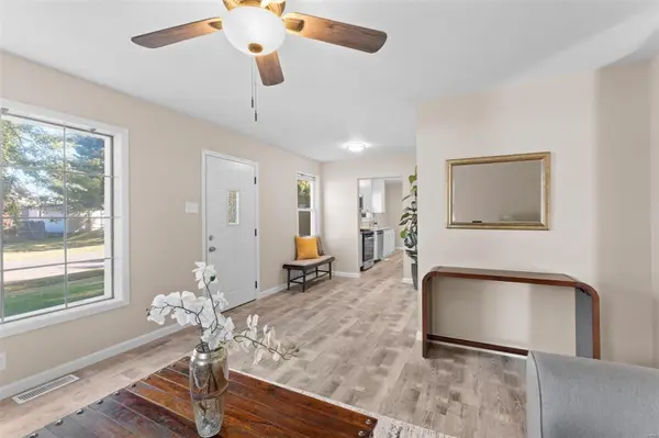 1710 Arundel DR, Florissant, MO 63033