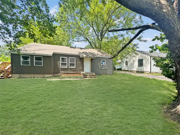 800 NW Capelle ST, Grain Valley, MO 64029