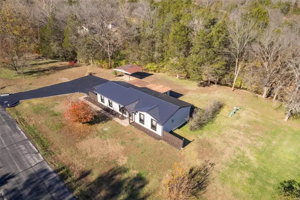 1 Laura LN, Festus, MO 63028