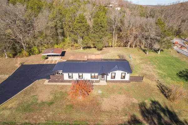 1 Laura LN, Festus, MO 63028