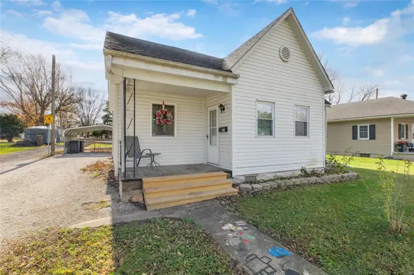 821 S Main St, Carrollton, IL 62016