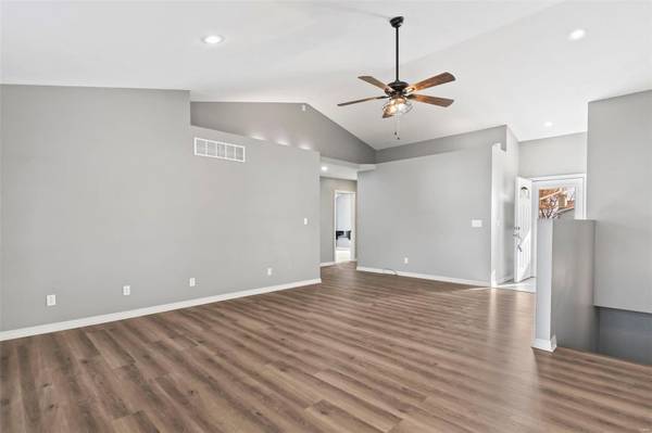 505 Colfax ST, Mount Olive, IL 62069
