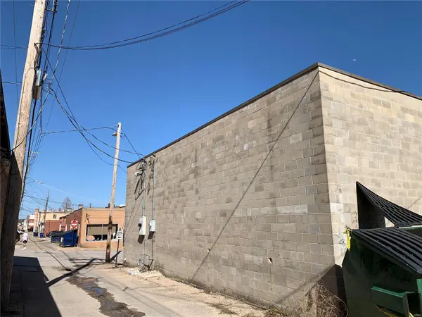 113 Easton ST, De Soto, MO 63020