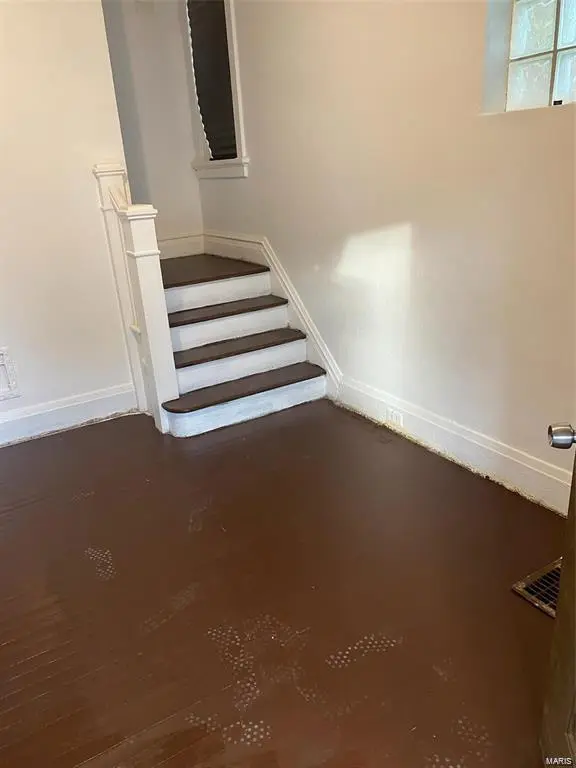4111 E Lee AVE, St Louis, MO 63115