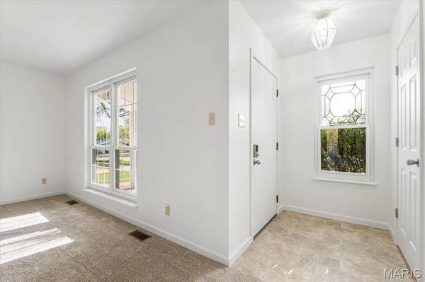 929 Napoli DR, Ballwin, MO 63021