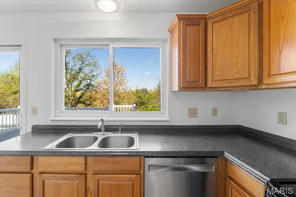 929 Napoli DR, Ballwin, MO 63021