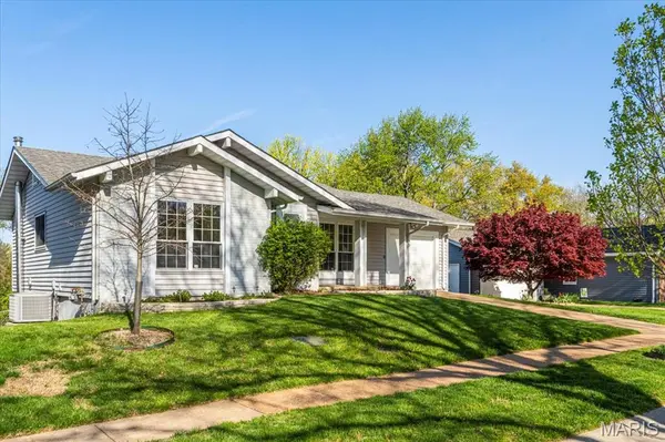 929 Napoli DR, Ballwin, MO 63021