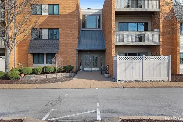 950 E Rue De La Banque #110, Creve Coeur, MO 63141