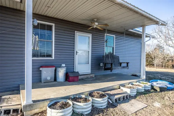 52 earnestville RD, Long Lane, MO 65590