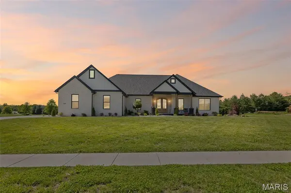 3837 Tanzanite TRL, Edwardsville, IL 62025