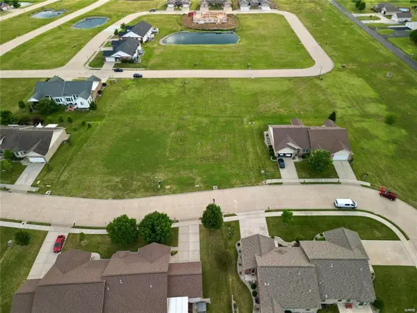 40 Jason’s Pointe, Highland, IL 62249