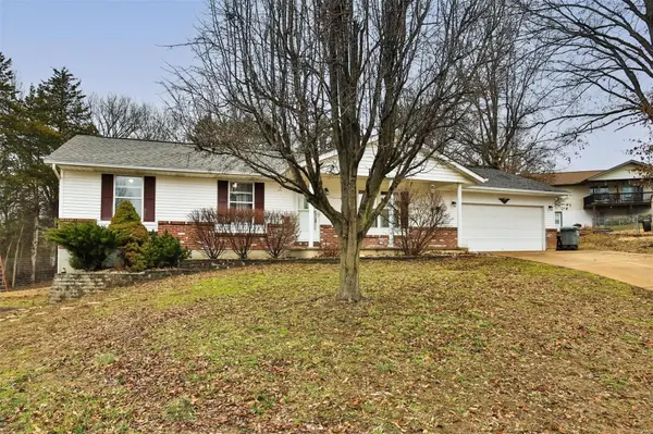 14 Arlington Oaks DR, Cedar Hill, MO 63016