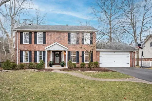 206 Country Creek CT,  Ballwin,  MO 63011