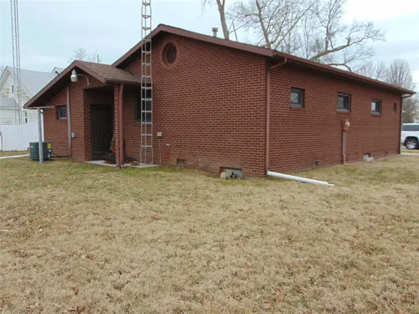 609 Washington AVE, Dowell, IL 62927