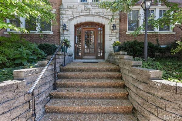 6218 Southwood AVE #3E, St Louis, MO 63105