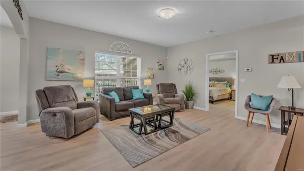 6 Monarch Trace Ct #101, Chesterfield, MO 63017