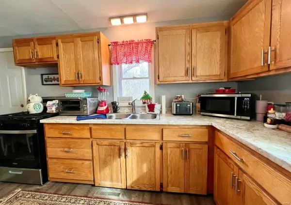 103 S Pearl ST, Dixon, MO 65459