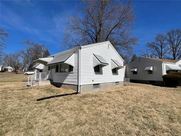 10060 Tappan DR, St Louis, MO 63137
