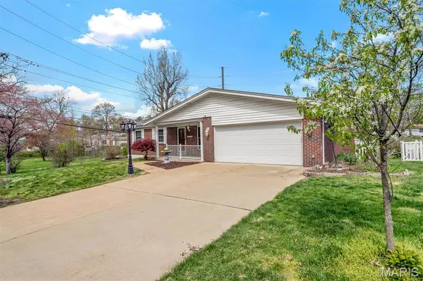 11789 Parish DR, Bridgeton, MO 63044