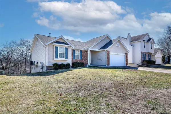 4416 Raven Pt., High Ridge, MO 63049