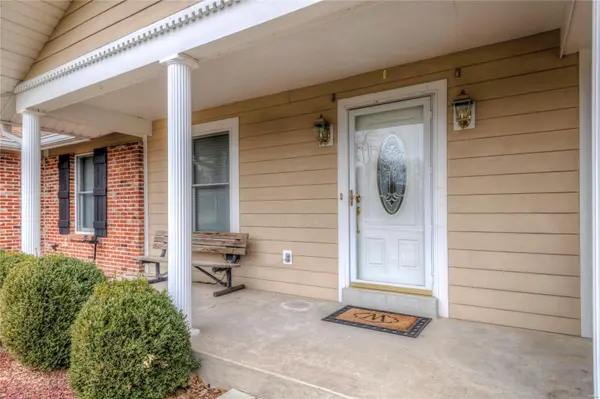 6012 Lafayette DR, Weldon Spring, MO 63304