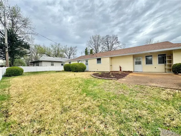 1319 Aloha DR, Crestwood, MO 63126