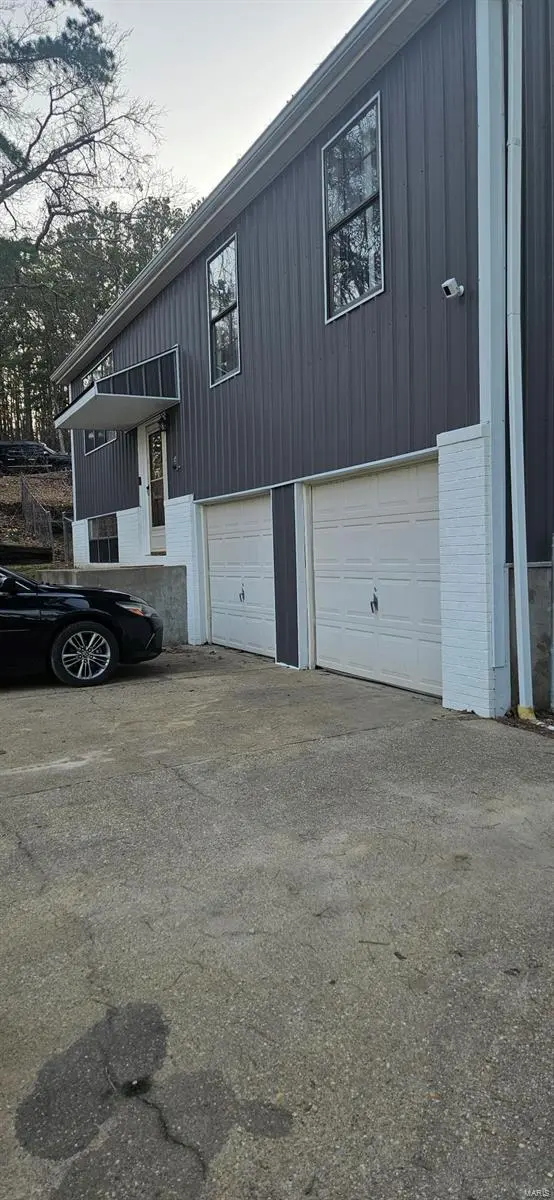 525 Skyview DR, Ellington, MO 63638