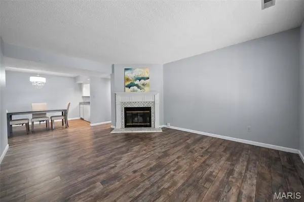 1593 Thrush TER, Brentwood, MO 63144