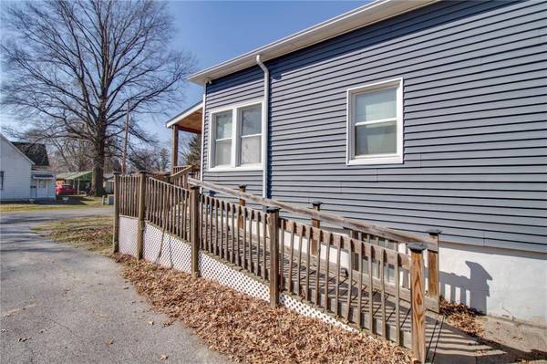 715 E Pennsylvania ST, Staunton, IL 62088