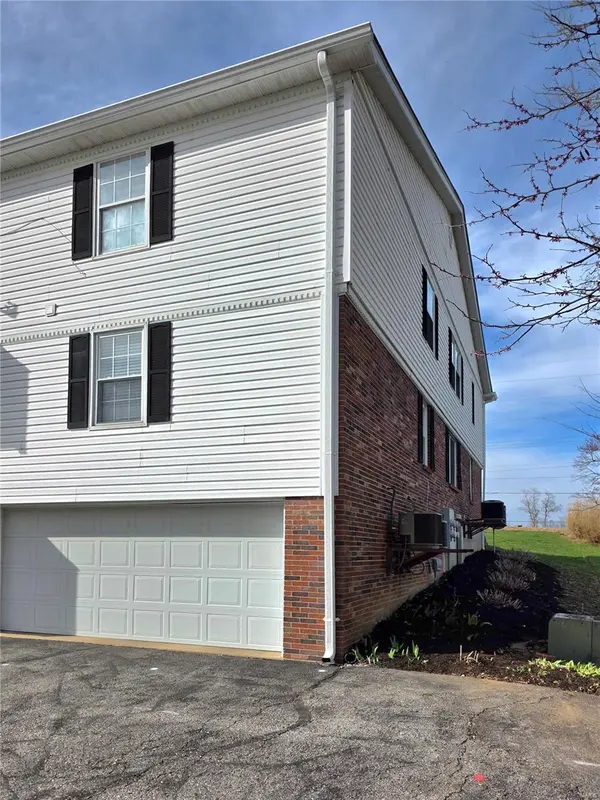 257 Carriage CT, Washington, MO 63090