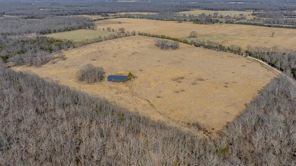 10600 County Road 421, Belle, MO 65013