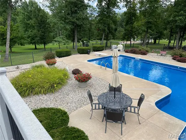 11 Isaac DR, Warrenton, MO 63383