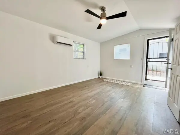 360 3rd ST, Ellington, MO 63638