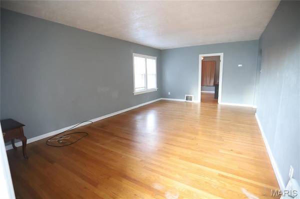 3670 E Edgar AVE, St Louis, MO 63121