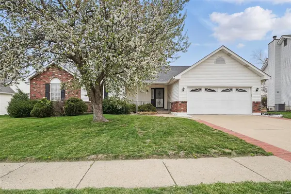 112 Beacon Hill DR, St Charles, MO 63301