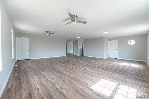 11717 County Road 385, Holts Summit, MO 65043