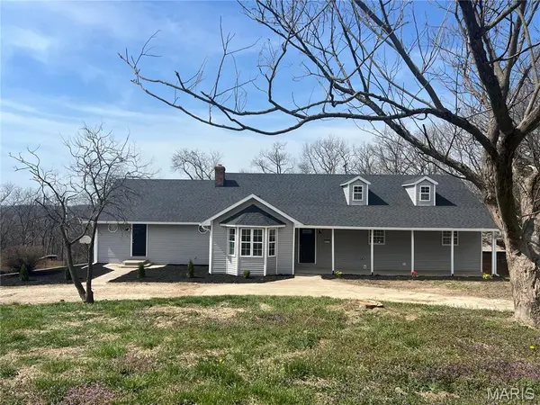 11717 County Road 385,  Holts Summit,  MO 65043