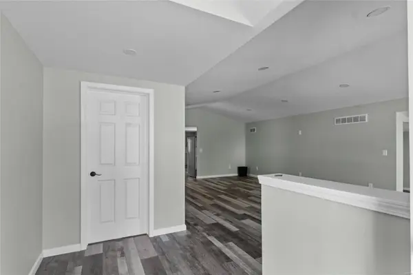 621 W Saint Louis ST, De Soto, MO 63020